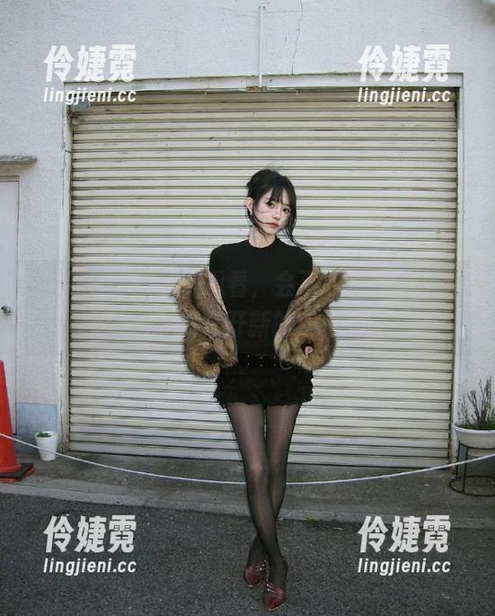 秀人网 - 不止于观看，会飞的小虎牙兔女郎图包为你打开新的视觉体验！-伶婕霓