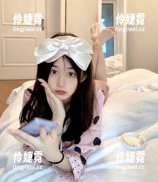 秀人网 - 你绝对想不到！最新资源曝出佘贝拉Bella双人写真，笑点满满！-伶婕霓