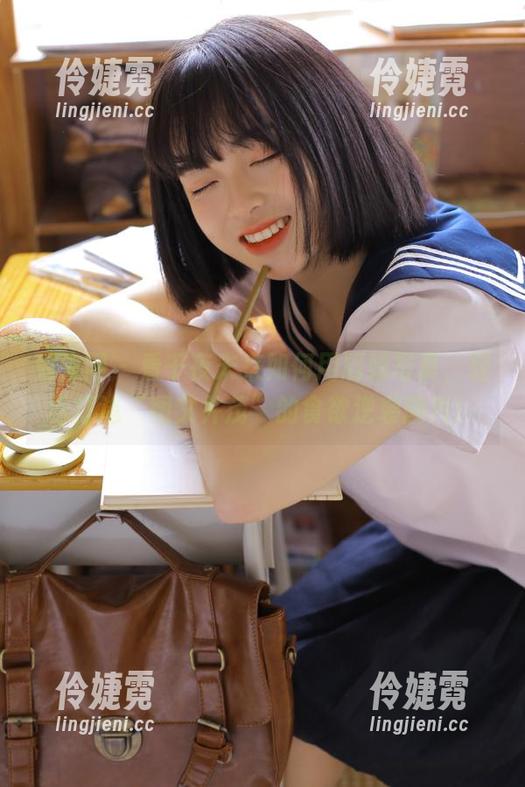 秀人网 - 看千夜未来如何用厨娘写真，轻松打造“图文并茂”的食欲逆袭图片！-伶婕霓