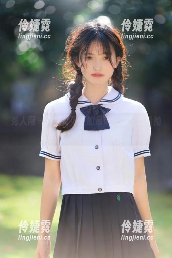 秀人网 - 探索可可芝的吊带写真，观看她如何用镜头讲述故事-伶婕霓