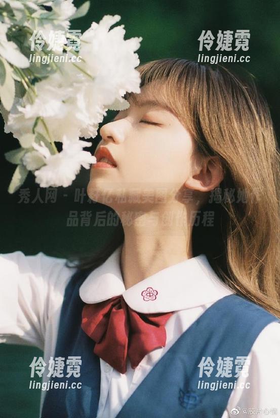 秀人网 - 叶籽亿私藏美图分享，揭秘她作品背后的秘密与创作历程-伶婕霓