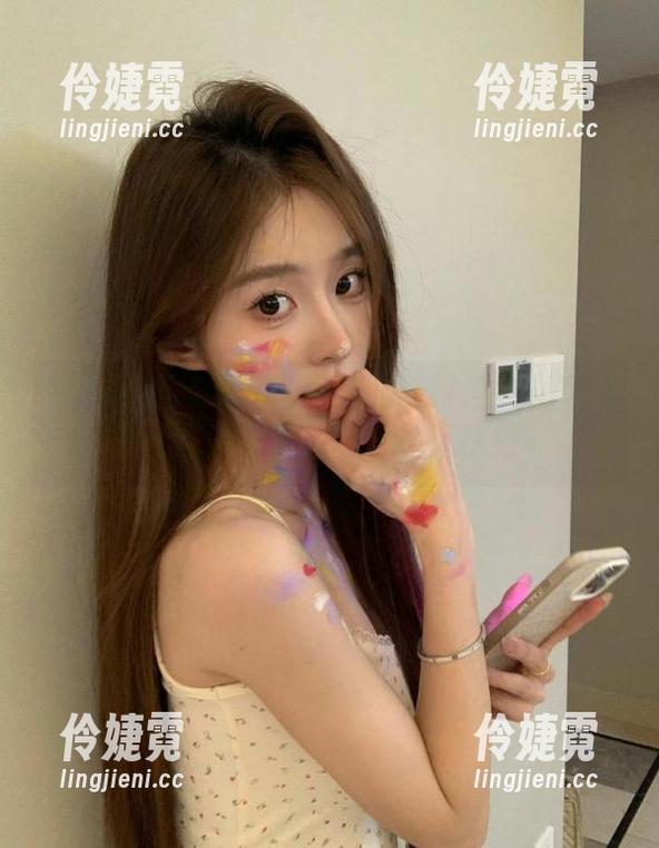 秀人网 - 免费下载周波儿独特连衣裙写真，打造属于你的个性风格！-伶婕霓