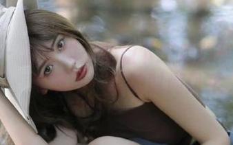 秀人网 - 唐安琪：空姐下班后的写真作品，展现不一样的时尚风采