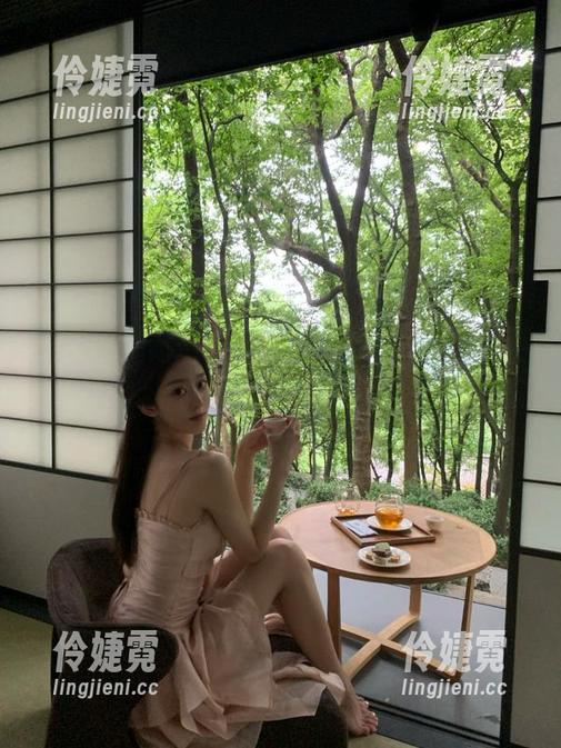 秀人网 - 高清和服写真艺术：唐翩翩带来的珍稀资源合集-伶婕霓