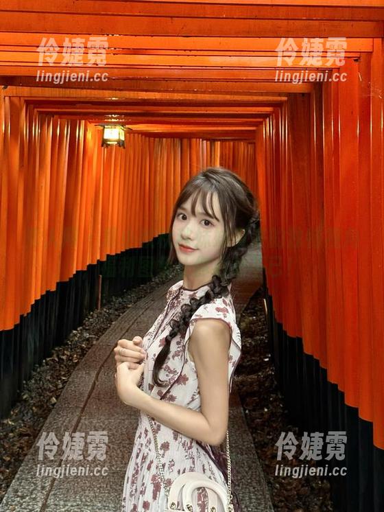 秀人网 - 夏小秋秋秋妹妹带来的独特视角，福利图集让你心动不已！-伶婕霓