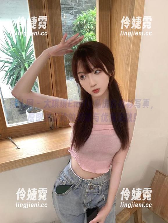 秀人网 - 大琪琪Emily私房白衬衫写真，原图捕捉她的灵动与优雅交融！-伶婕霓