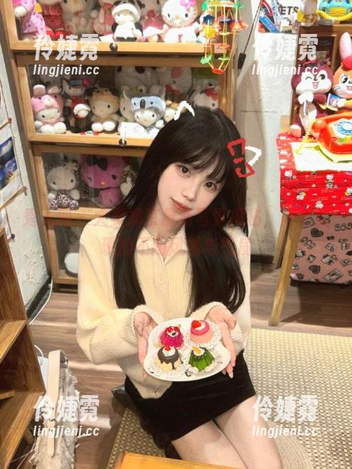 秀人网 - 大美媚京最新写真揭秘，内衣展现的不同风情与气质-伶婕霓