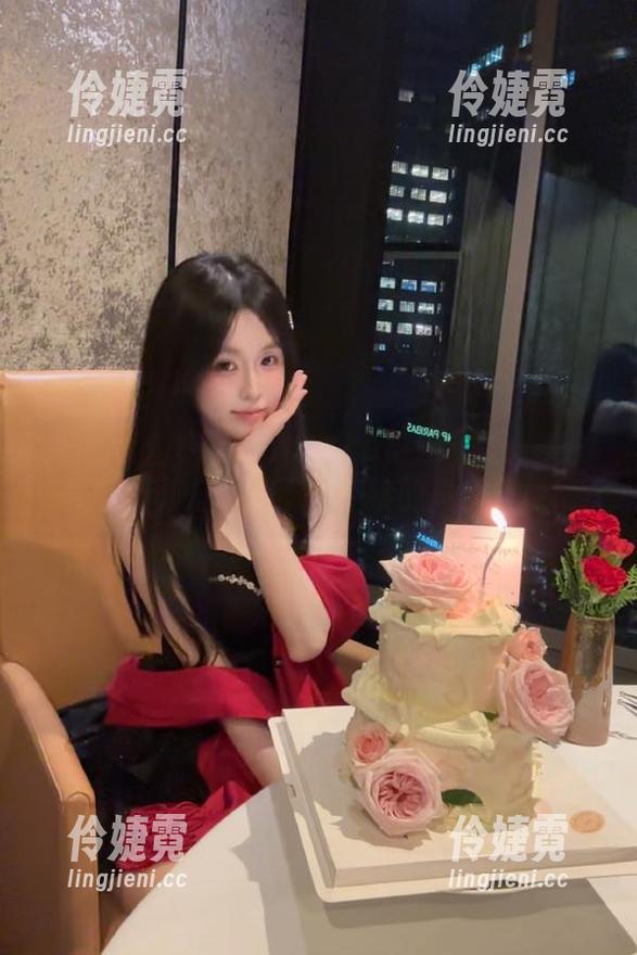 秀人网 - 妙可可Cheese穿连衣裙：美图合集，真是让人忍俊不禁的风格选择！-伶婕霓