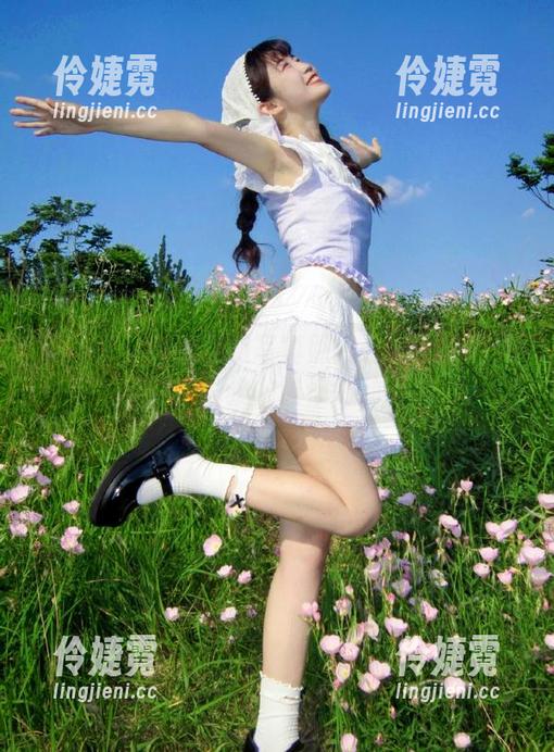 秀人网 - 娜比空姐写真照片合集：在云端舞动的优雅，让你心动不已-伶婕霓