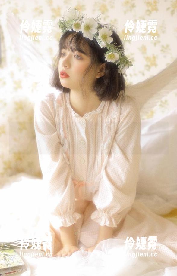 秀人网 - 游弋在安然泳池：解锁每一张精彩原图的无限魅力！-伶婕霓