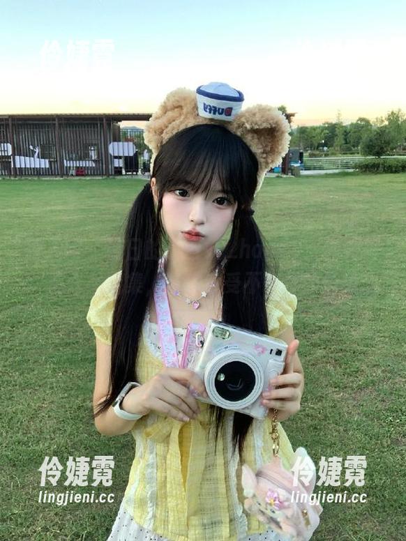 秀人网 - 夏日的小蛮妖_honey：独特写真作品合集，带你感受不一样的清新-伶婕霓
