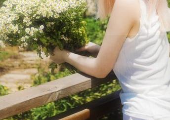 秀人网 - 置身张优ayoyo的夏天：悠闲写真图包合集，尽览自然之美