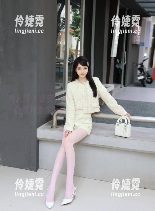 秀人网 - 徐安冉miki的无圣光自拍图包：让照片为你诉说一段不为人知的故事！-伶婕霓