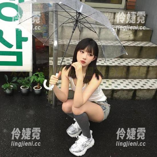 秀人网 - 潘琳琳ber校园写真合集：原图展示她的灵动与优雅-伶婕霓