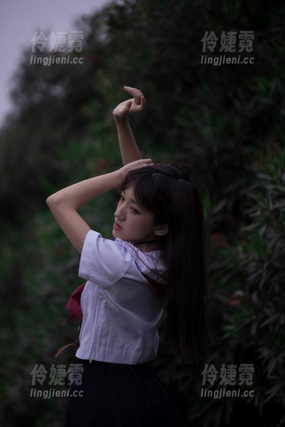 秀人网 - 免费获取燕甘甘泳装图包，尽享她的夏日海滩摄影魅力！-伶婕霓