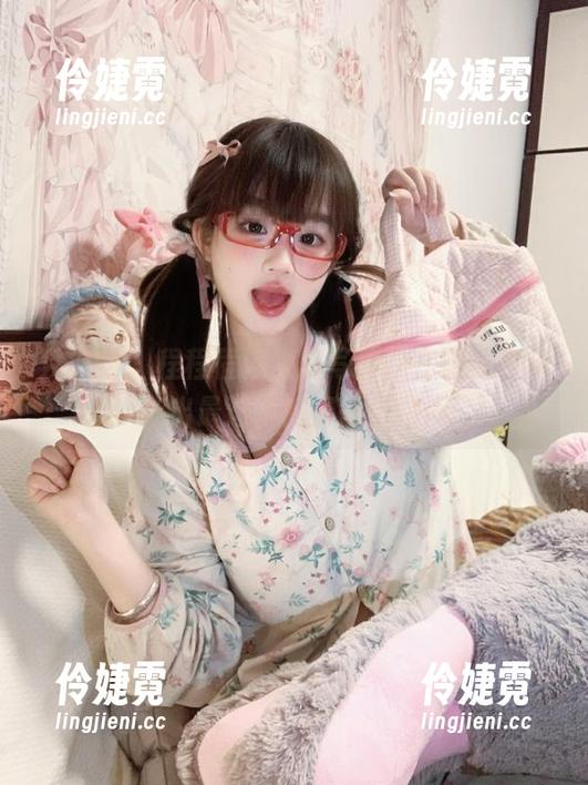 秀人网 - 程程程体操服写真，在图库中精选出最迷人的姿态与瞬间-伶婕霓