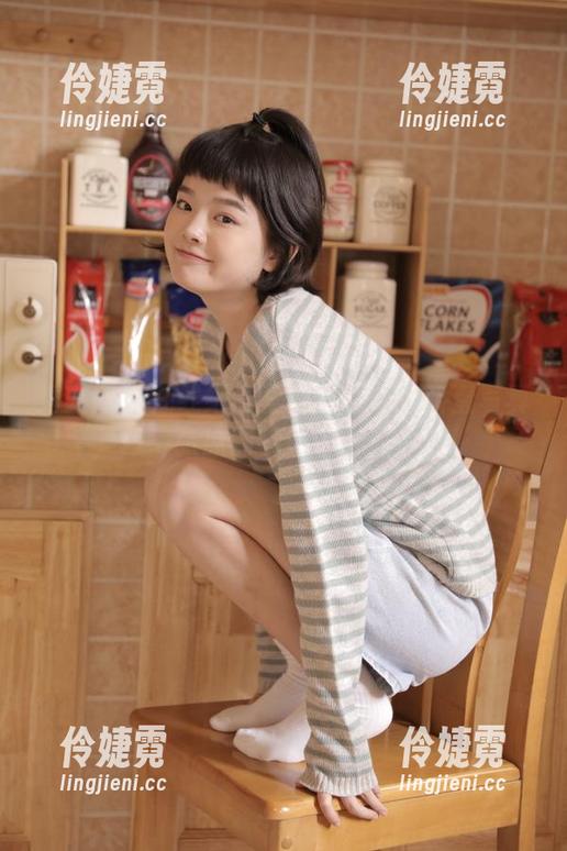秀人网 - 在线细品程程程女仆的娇羞写真，每一张原图都让人一见倾心！-伶婕霓