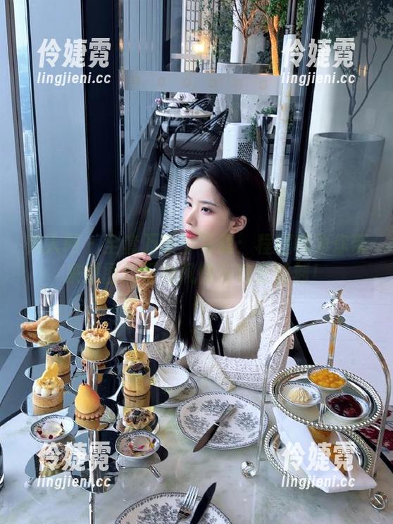 秀人网 - 全套万圣节写真：程程程为你带来原图的万种风情与欢乐时刻！-伶婕霓