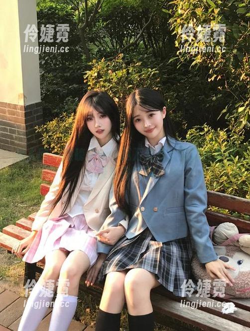 秀人网 - 重磅更新！赵万灵双人写真合集记录亲密瞬间-伶婕霓