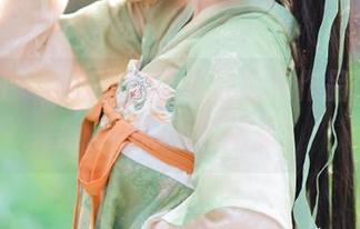 秀人网 - 白裙飘逸，阿汁写真作品登录网盘，精彩不容错过！