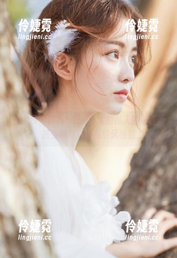 秀人网 - 雨儿baby学姐的私人图包精选，感受她与众不同的风格魅力-伶婕霓