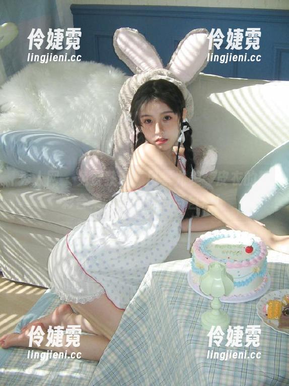 秀人网 - 免费获取“风景尤美”皮衣的精彩合集，邂逅时尚与自然！-伶婕霓