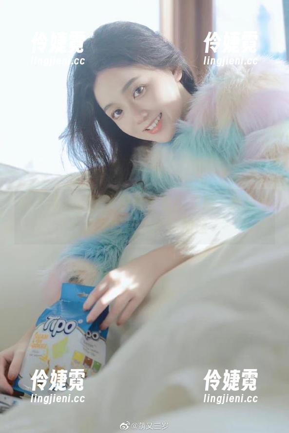 秀人网 - 无圣光配合金色比基尼，黄乐然的美图让你心跳加速-伶婕霓