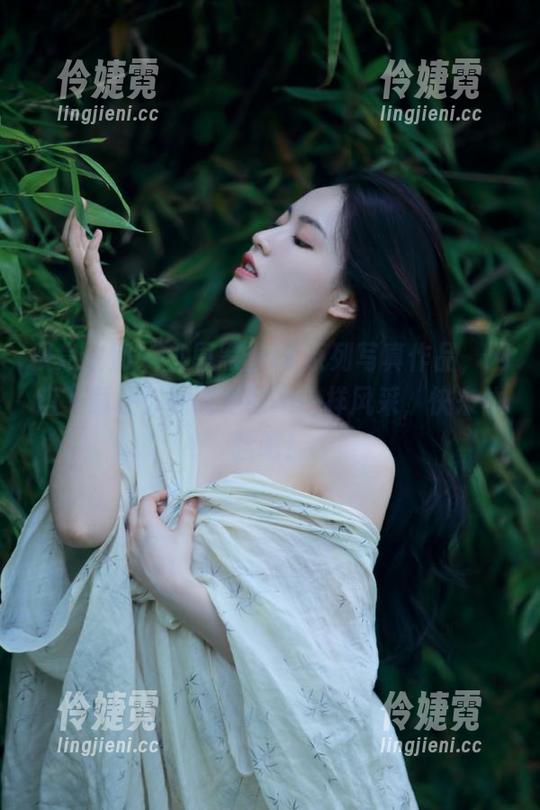 紧急企划 - 小恩黑丝JK系列写真作品，网盘下载让你领略她的不一样风采，快来体验吧！-伶婕霓