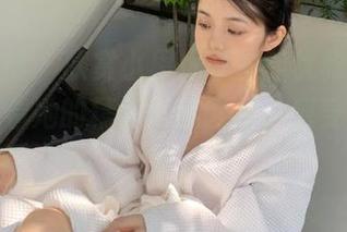 紧急企划 - 欣赏小恩优等生的优雅风采，快来观看她的精彩写真图片，感受她的魅力！