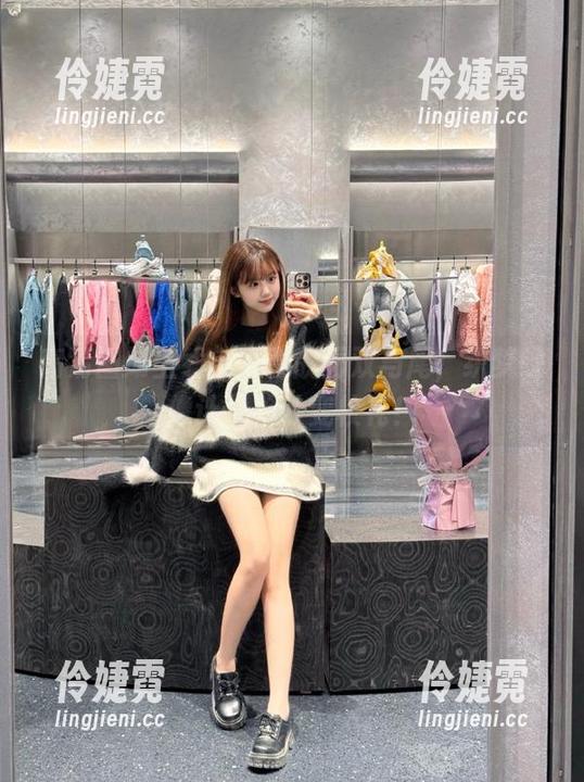 高清图册上线：青春靓丽双马尾，织梦映像让你一秒变校花！-伶婕霓