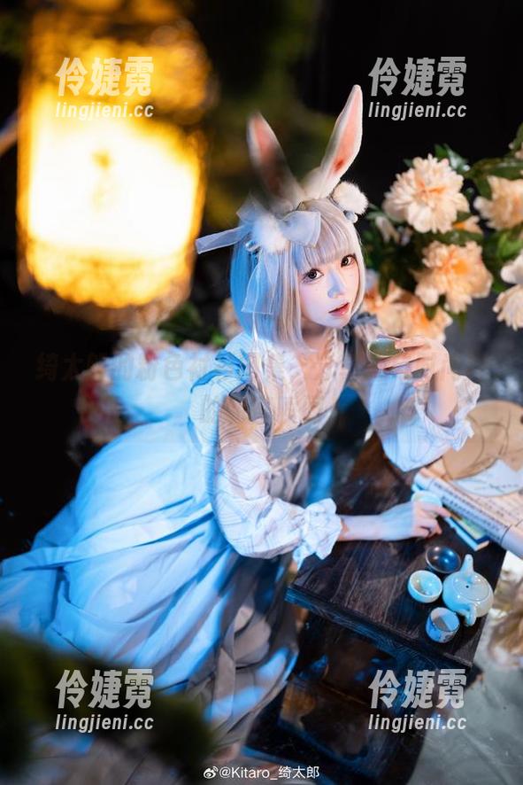 绮太郎的粉色衬衫图集，分享她与时尚界的甜蜜瞬间-伶婕霓