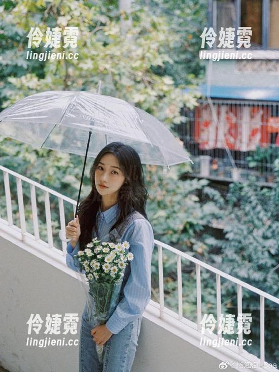 美媛馆 - 探索子纯儿Annie全套白色写真，感受洁白带来的惬意与幻想-伶婕霓