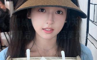 微密圈 - 揭秘美邵女Baby天使的高清写真背后，光影的完美交融