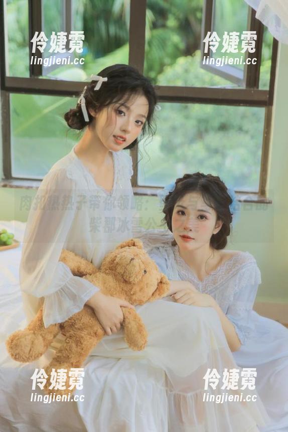 肉扣热热子带你领略：壁纸与写真结合的柴郡冰雪公主之美-伶婕霓