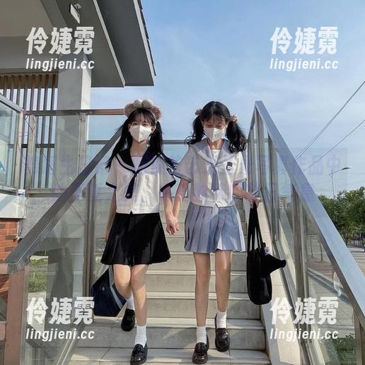 舞蹈生日记 - 探索艺艺无圣光写真作品中的圣诞之美，感受独特的节日气息-伶婕霓