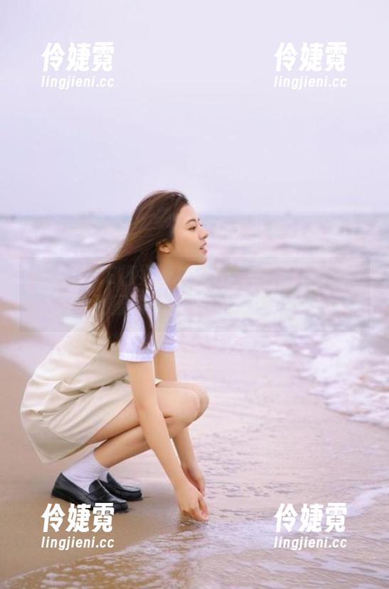 蜜桃社 - E杯奶茶校服美图合集：校园里的甜蜜瞬间，穿越时光的画卷-伶婕霓
