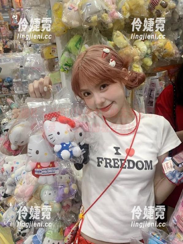蜜桃社 - 琉璃lily兔女郎的无圣光写真实录，探索美的极致表达-伶婕霓
