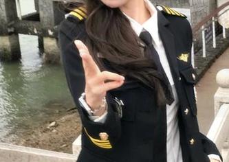 蜜桃社 - 缇娜美Tinami蕾丝写真套图，捕捉瞬间的美丽与灵动