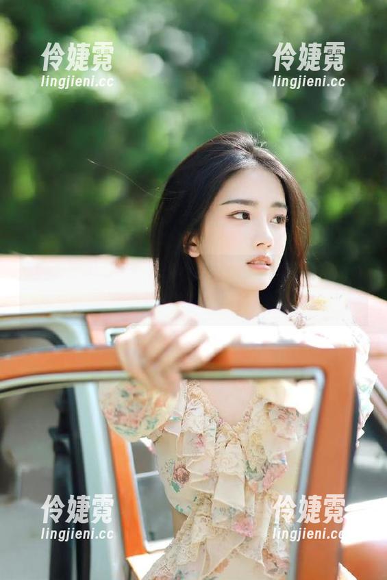 袜啵啵 - 发掘小淳女王私房写真：让她的故事与风格打动你心-伶婕霓