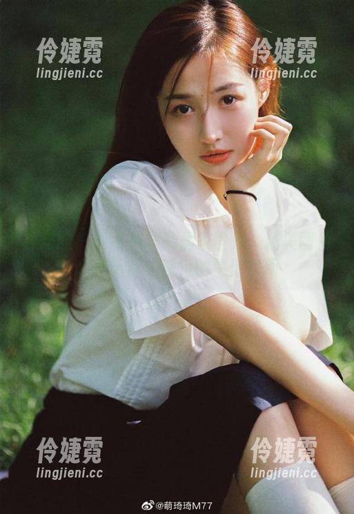 袜啵啵 - 探寻熊熊的居家世界：精美图片合集记录下独特的生活瞬间-伶婕霓