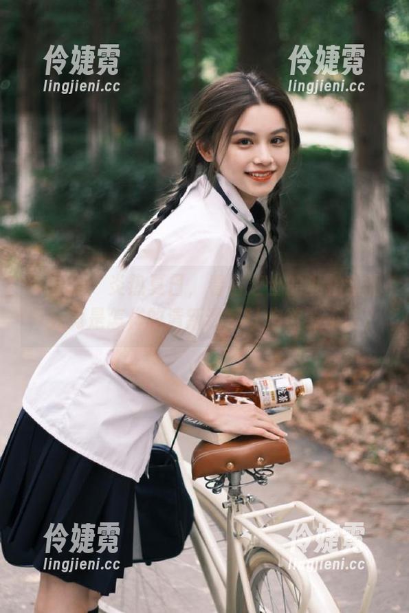 袜啵啵 - 炎热夏日，看看芝士的私拍套图，究竟是怎样的清新诱惑让你欲罢不能？-伶婕霓