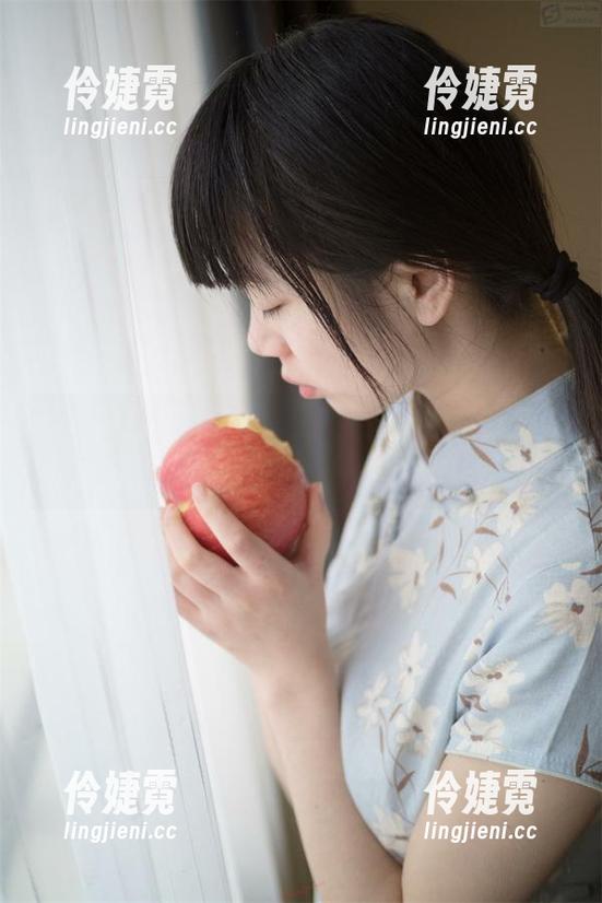 领略西尔酱的魅力，春季校服原图全集大揭秘！-伶婕霓