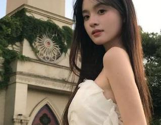 语画界 - “玥儿玥er”带你进入定制运动写真世界，探索美与力量的作品