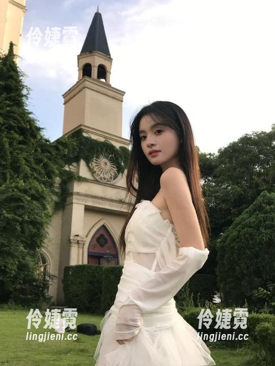 语画界 - “玥儿玥er”带你进入定制运动写真世界，探索美与力量的作品-伶婕霓