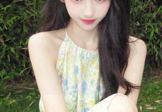 语画界 - 在灰丝的包围中：探索芝芝booty的写真套图，感受不同于以往的独特魅力