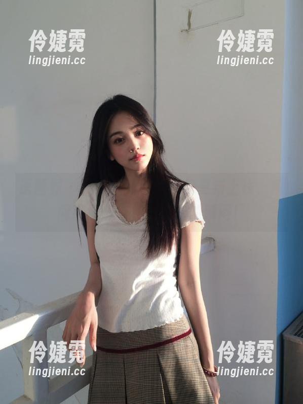 语画界 - 豆瓣酱兔女郎图包更新上线，瞬间捕获最具视觉冲击的瞬间！-伶婕霓