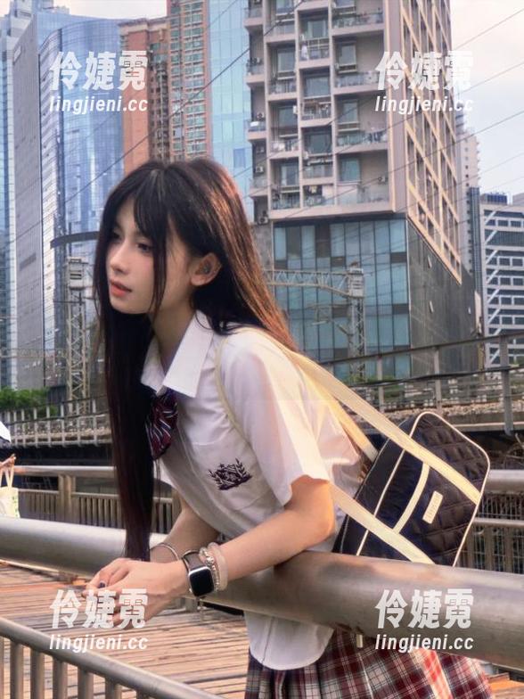 轰趴猫 - 从容优雅，苏小暖制服照片合集中的每幅作品都不容错过-伶婕霓