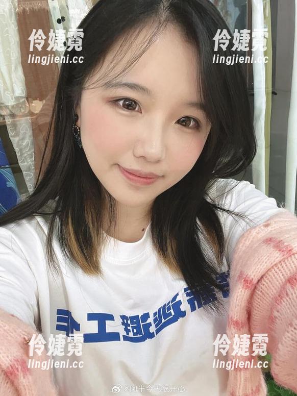 甜美阿半今天很开心银泳装作品大集合，超值得入手的写真资源！-伶婕霓