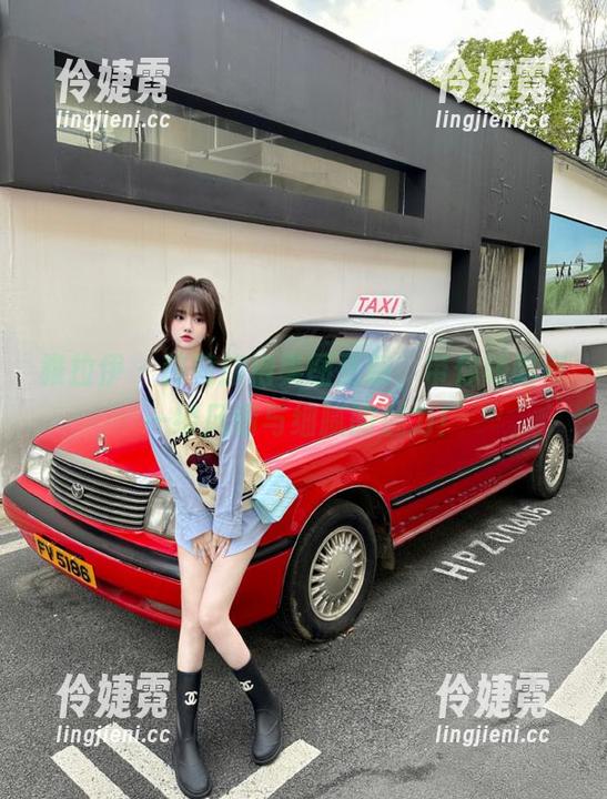 雅拉伊 - 莉莉旗袍美图更新，带你领略每一缕风情与细腻的魅力！-伶婕霓