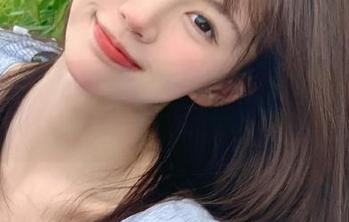青豆客 - 姐姐娜依灵儿最新福利揭秘，绝美原图不能错过